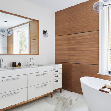 Deluxe Master Suite