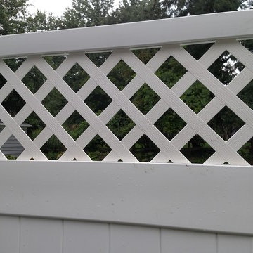 Vinyl Fence with Lattice Top