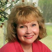 Lynda Mitchell's photo