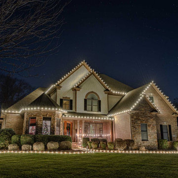 Christmas light installer