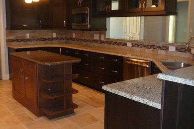 Inspiration for a mid-sized transitional kitchen remodel in Atlanta