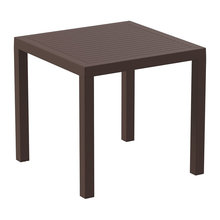 outdoor dining table