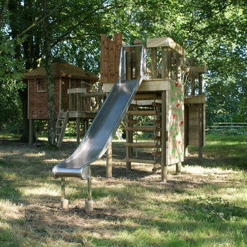 Children's backyard playhouse set