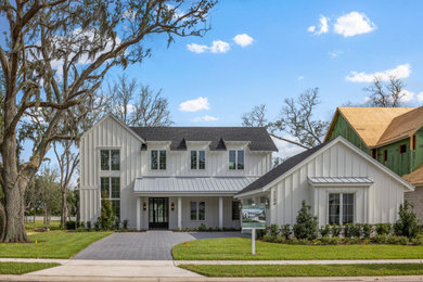 Inspiration for a cottage exterior home remodel in Orlando