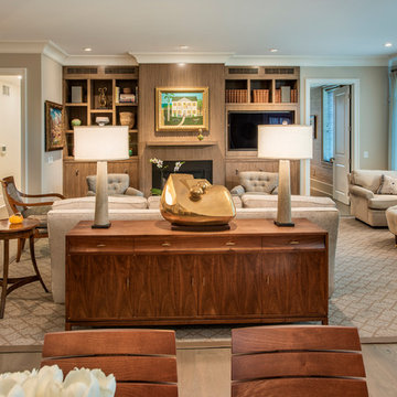 Contemporary Condominium for Collectors