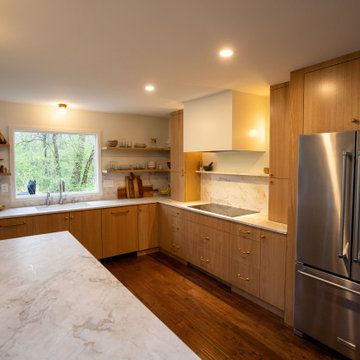 The Oak & Gold Modernist Kitchen
