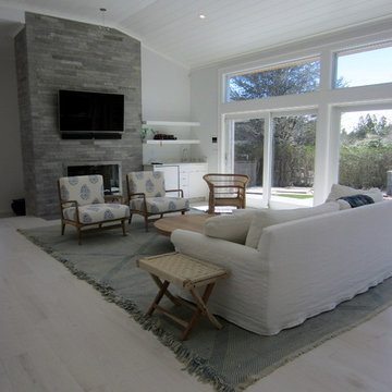 AMAGANSETT: DARK TO WHITE...BLEACHED AND WHITE WASHED 5" RED OAK, TRAFFIC HD