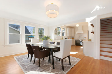 Example of a dining room design in Portland