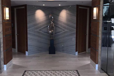 Inspiration for an industrial home design remodel in Miami