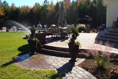 Inspiration for a contemporary patio remodel in Richmond