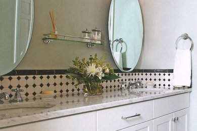 Example of a classic bathroom design in Seattle