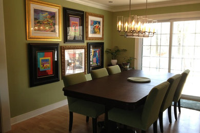 Dining room - traditional dining room idea in Philadelphia