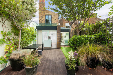 This is an example of a contemporary garden in London.