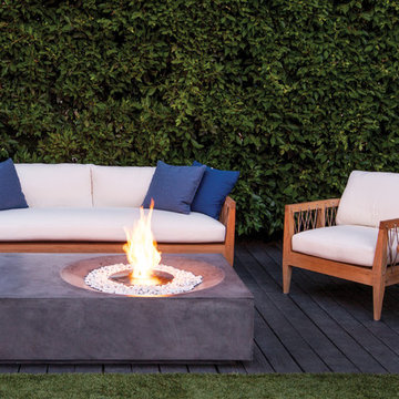 2016 Outdoor Living; Equinox Fire Table