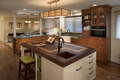 Example of a classic kitchen design in Denver