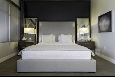 Bedroom - contemporary bedroom idea in Phoenix