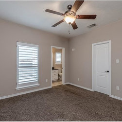 800 Bethpage Ct - Products