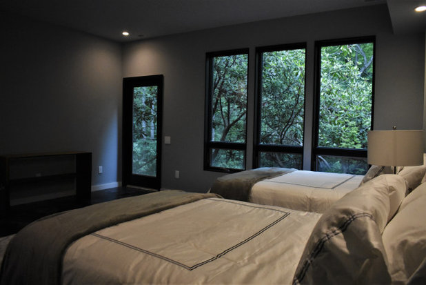 Modern Bedroom by DIGSdesign