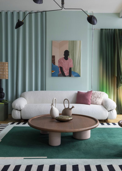 Living Room by Ressource Peintures & Décoration