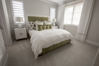 Example of a bedroom design in San Diego