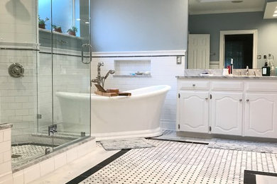 Bathroom - bathroom idea in Dallas