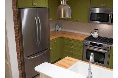 Minimalist kitchen photo in Richmond