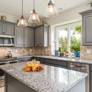 Transitional Kitchen Remodel Done in a Two Tone Color