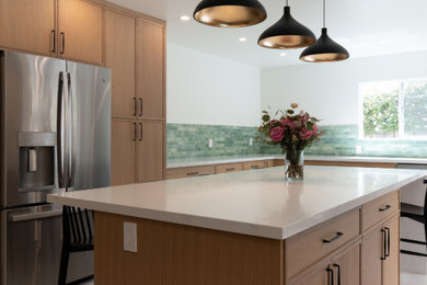 Minimalist kitchen photo in San Francisco