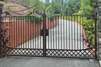 Clifton Ave Gate