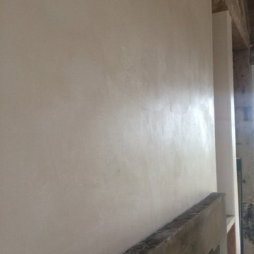 17th Century Welsh Barn Clay Plaster & Limewash