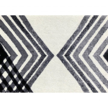 2' x 3' Black and Gray Abstract Arrow Washable Floor Mat