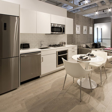 East 55 - AyA Broadway Black High Gloss & White High Gloss