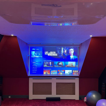 Simple Home Cinema Loft Room In Crown Estate