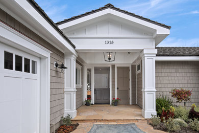 Transitional entryway photo in Orange County