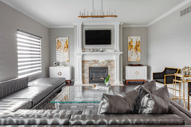 Example of a minimalist home design design in Detroit