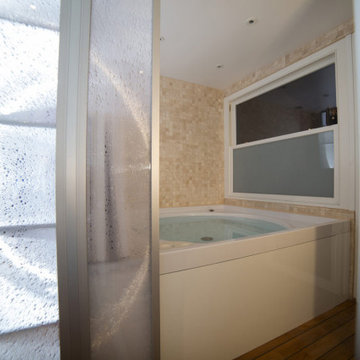 Jacuzzi avec rangements / cloison translucide