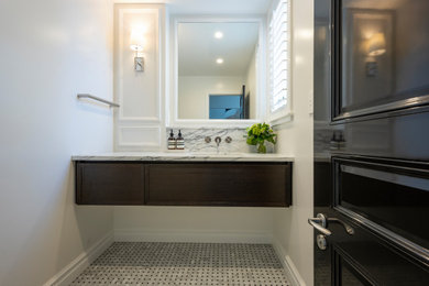 Bathroom - traditional bathroom idea in Auckland