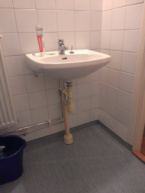 Bathroom Sink Cabinet With Floor Plumbing, How To Change Bathroom Vanity Plumbing