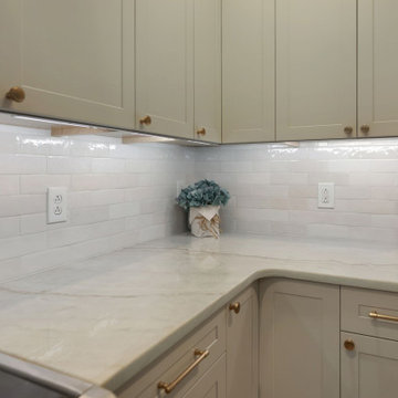 Transitional Kitchen Remodel Done With New Cabinets and Quartzite Countertop