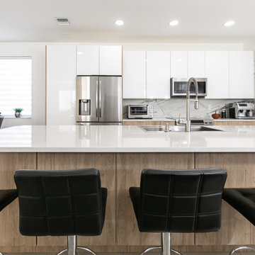Versatil Contemporany Kitchen