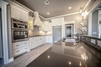 Kitchen photo in Oklahoma City