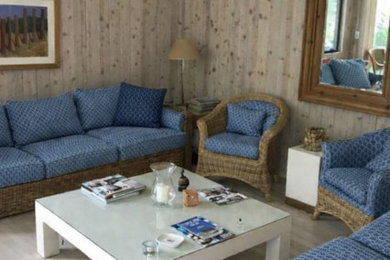 Living room - living room idea in New York