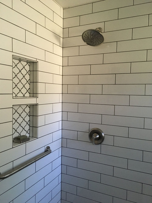 What spacing is better for 4x12 white subway tile with dark grout?