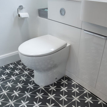 Traditional Cozy Bathroom