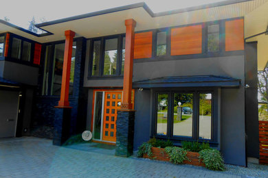Entryway - contemporary entryway idea in Vancouver