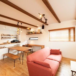 京都の北欧スタイルのおしゃれなリビング (白い壁、無垢フローリング) の写真