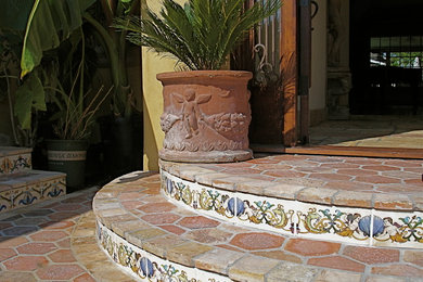 Example of a tuscan home design design in San Francisco