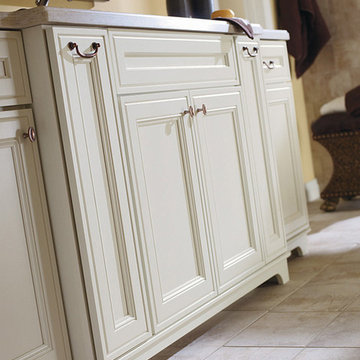 Blakely Maple Pearl Bathroom