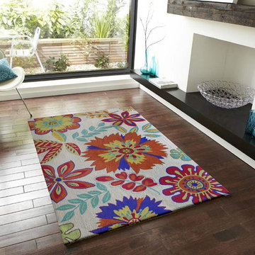 Indoor and Outdoor Floral Area Rugs In Size 4' ft. x 5'4" ft.