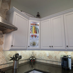 Dynasty, Lynnville, Maple, Pearl - Kitchen Cabinetry